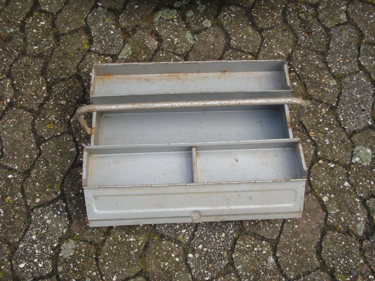 Diverse metalen en kunststof ladenkasten+gereedschapkoffers