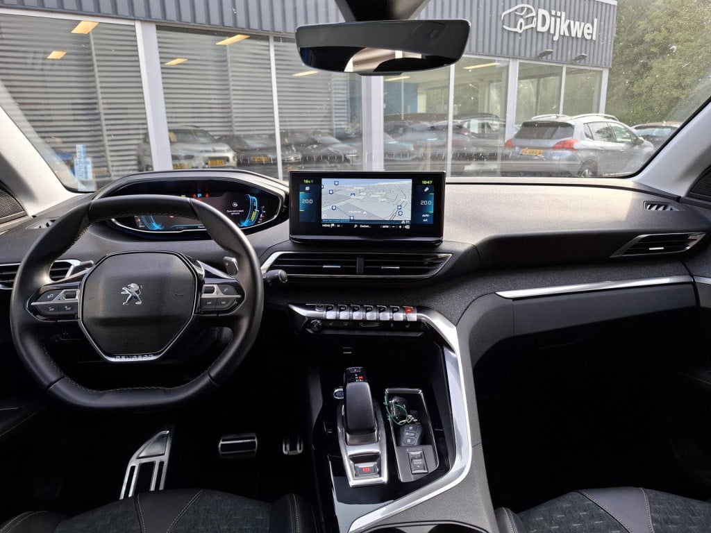 Peugeot 3008 suv 1.6 hybrid 225 eat8 automaat road trip nav/cam