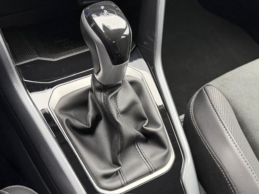 Volkswagen T-roc 1.5 tsi 150pk dsg style | trekhaak | navi | iq light | ada