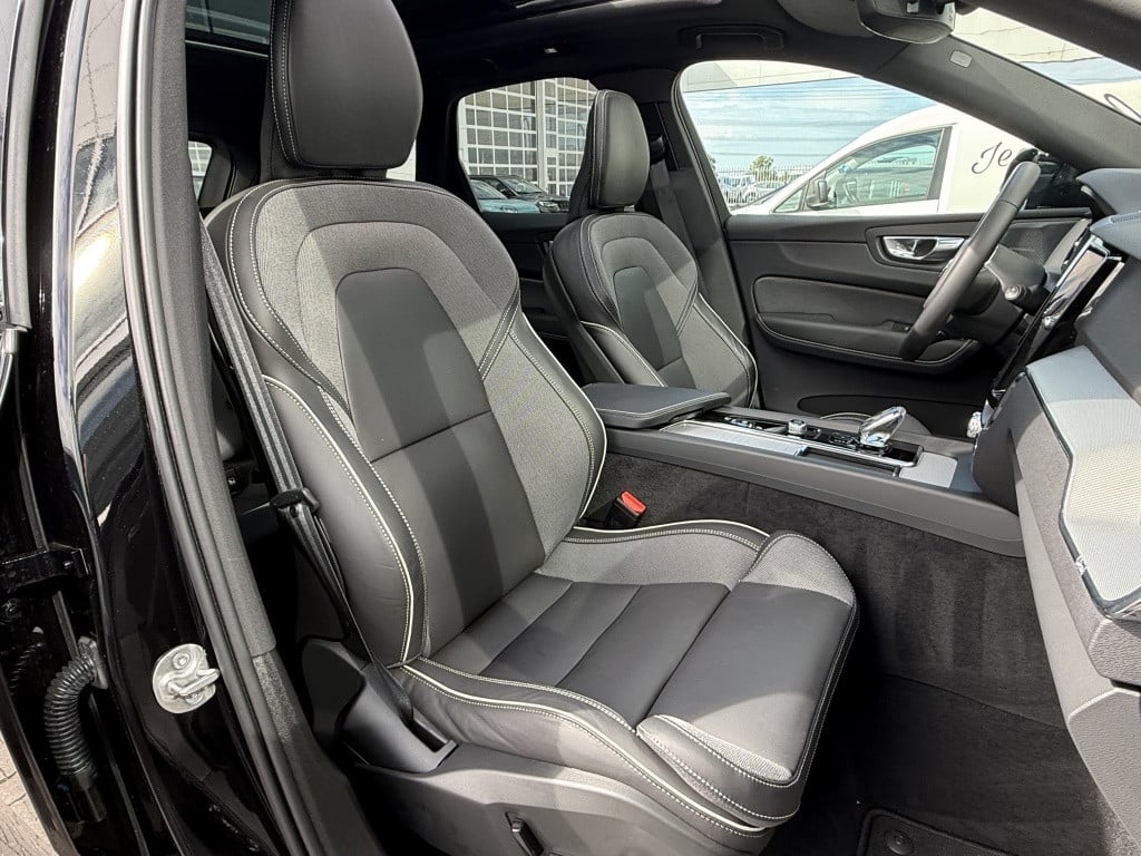 Volvo XC60 t8 455pk recharge black edition| full options !!