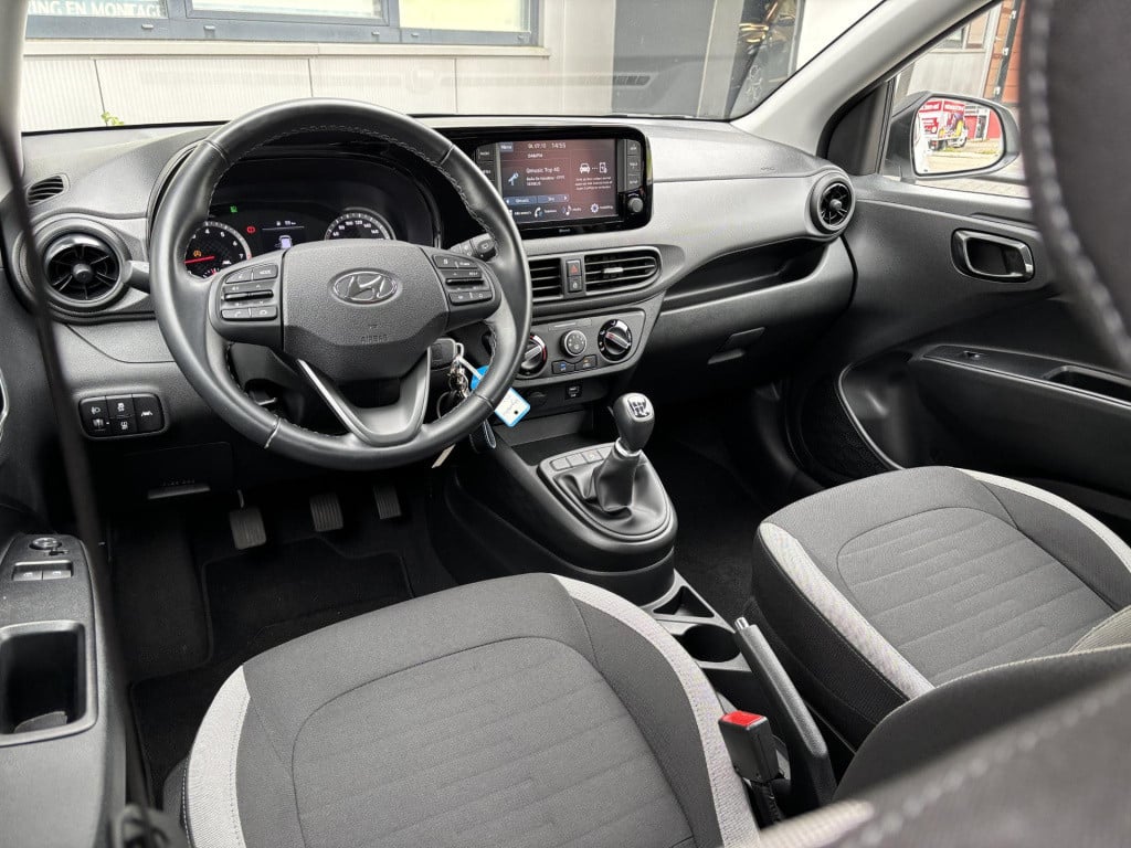 Hyundai I 10 1.0 comfort | apple carplay/android auto | two-tone lakkleur |