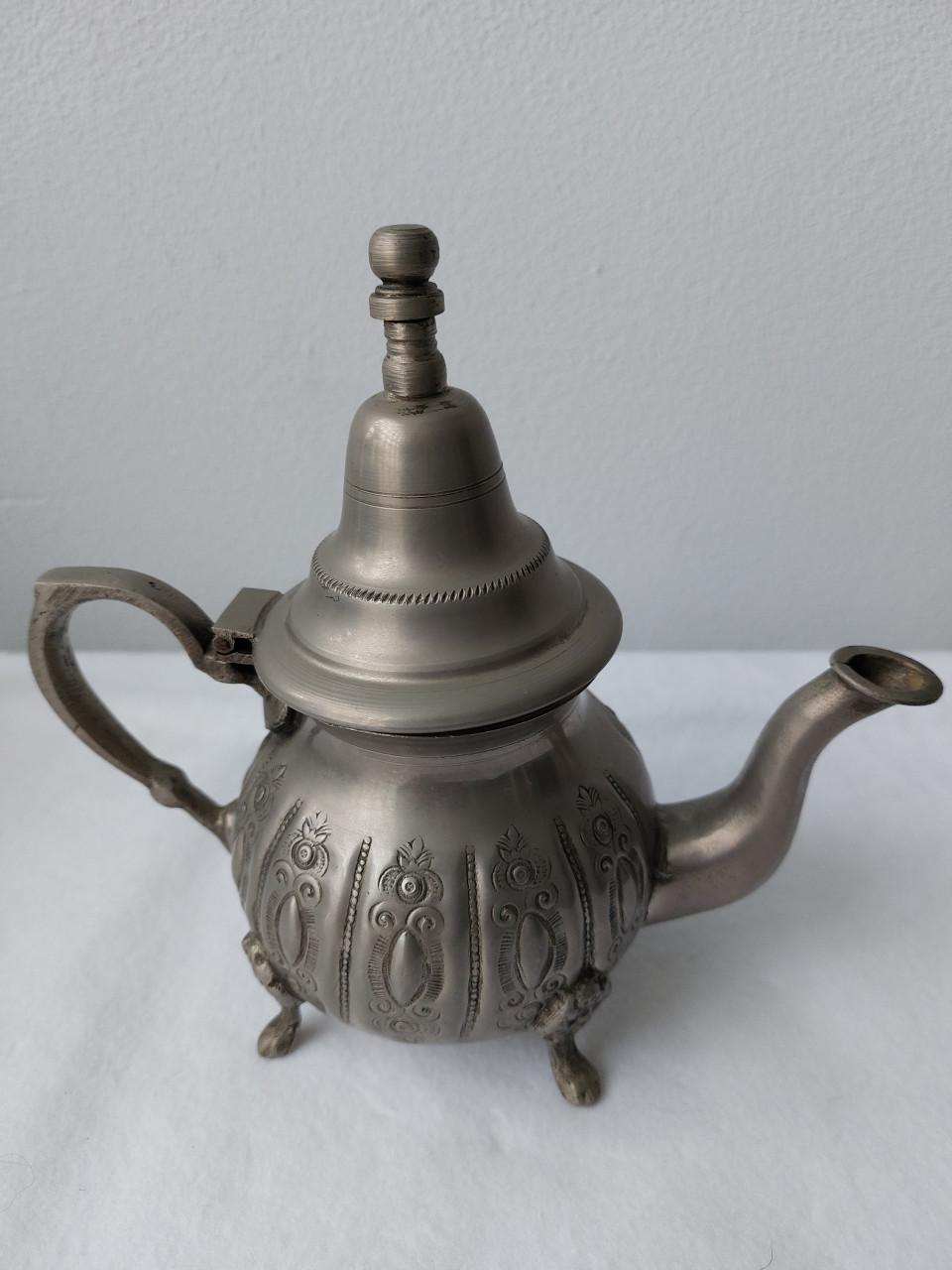 Marokkaanse Verzilverde theepotten.