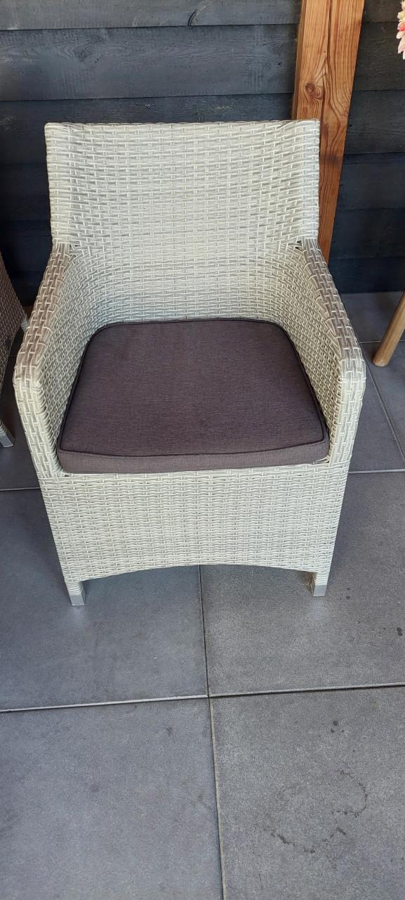 Tuintafel met stoelen