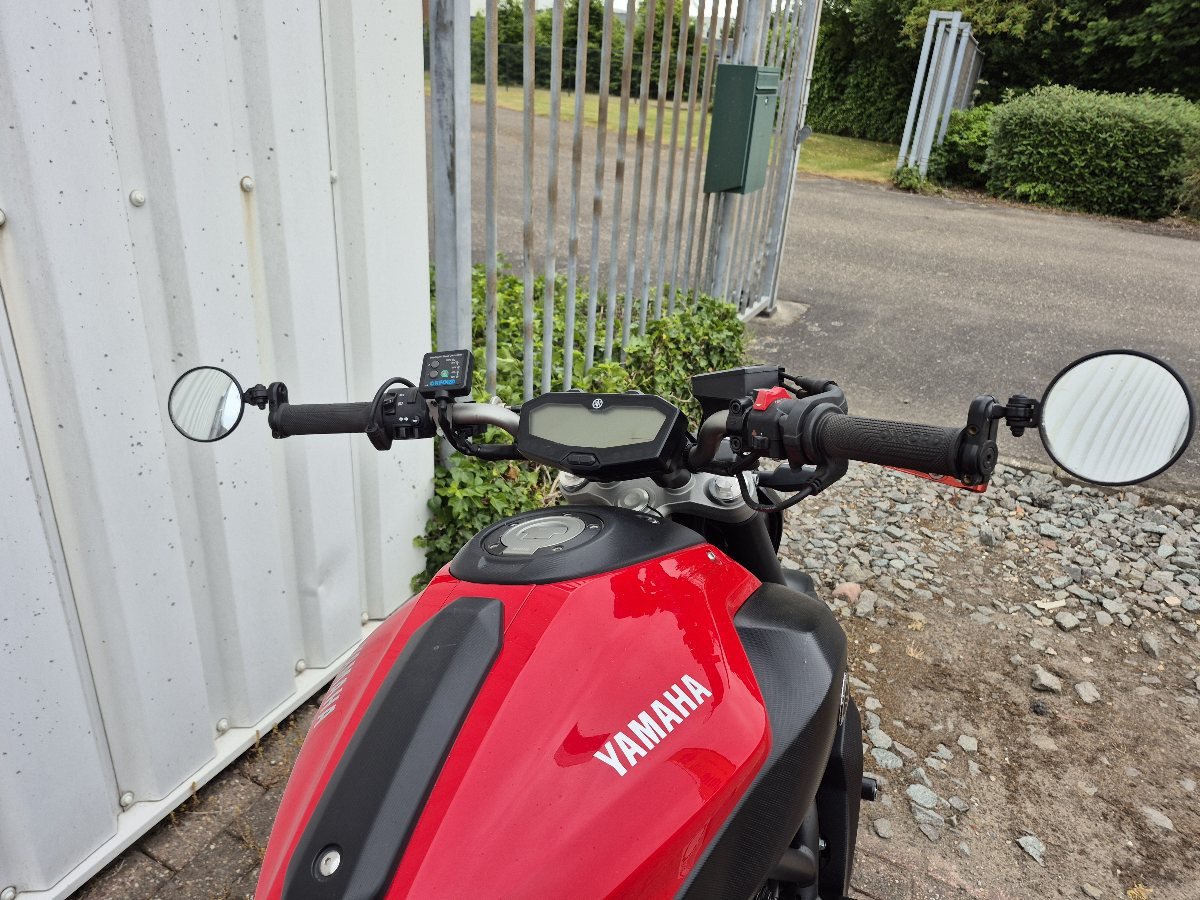 Yamaha MT07 uit 2014 met veel extra's
