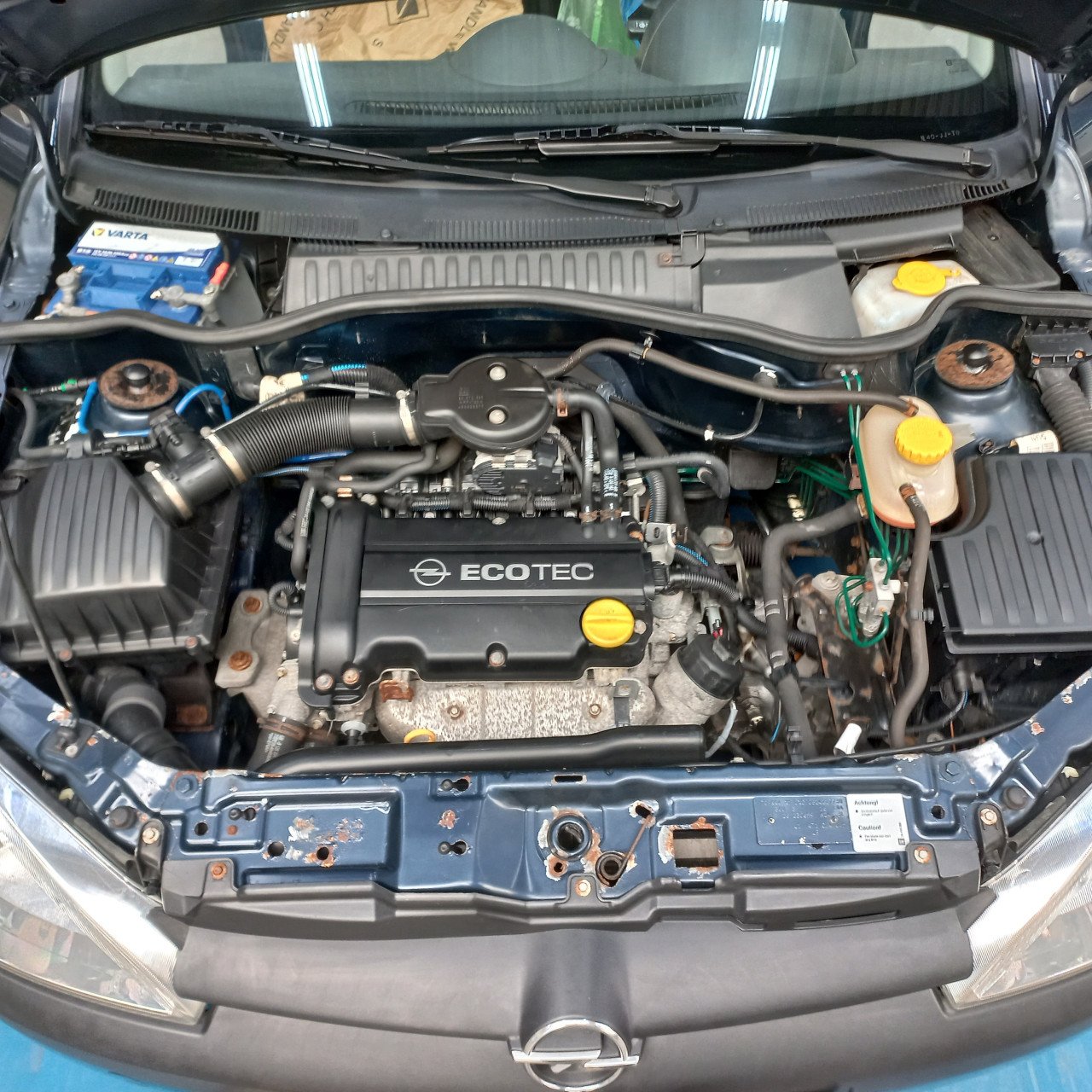 Mooie Opel Corsa 1.2 N  met lage KM stand