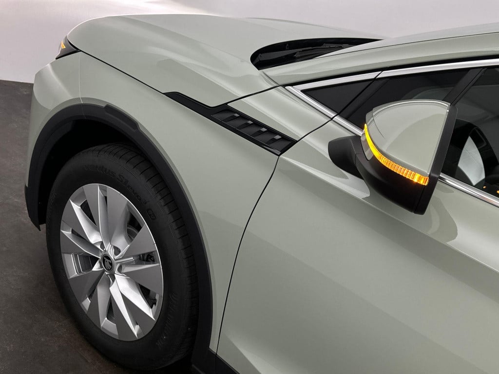 Skoda Elroq business edition tour elektromotor 210 kw / 286 pk