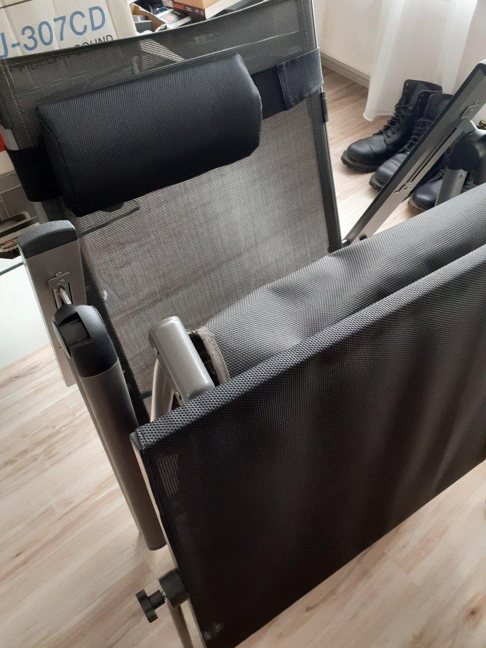 Tuin ligstoelen 1x nieuw 1x gebruikt