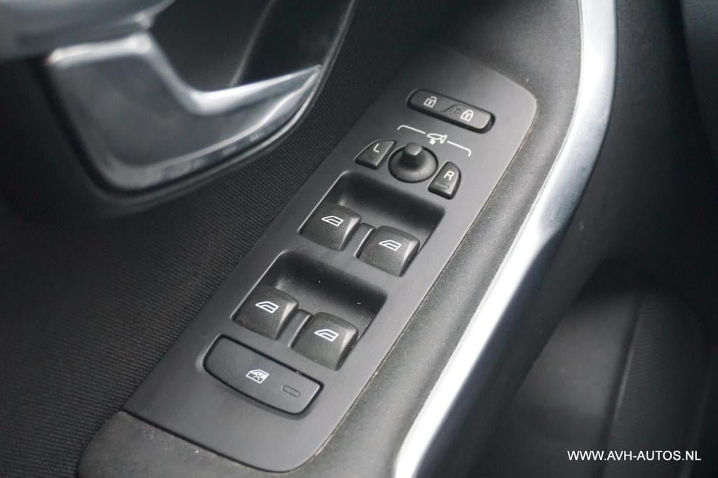 Volvo V40 2.0 d2 summum business