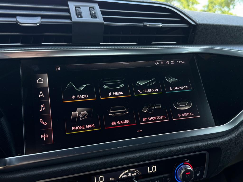 Audi Q3 35 tfsi 3x s line * matrix led * keyless * stoelverwarming