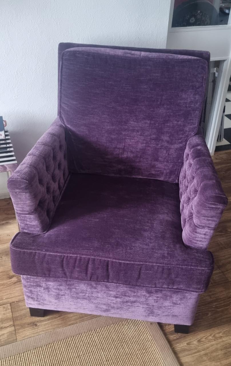 Paarse fauteuil
