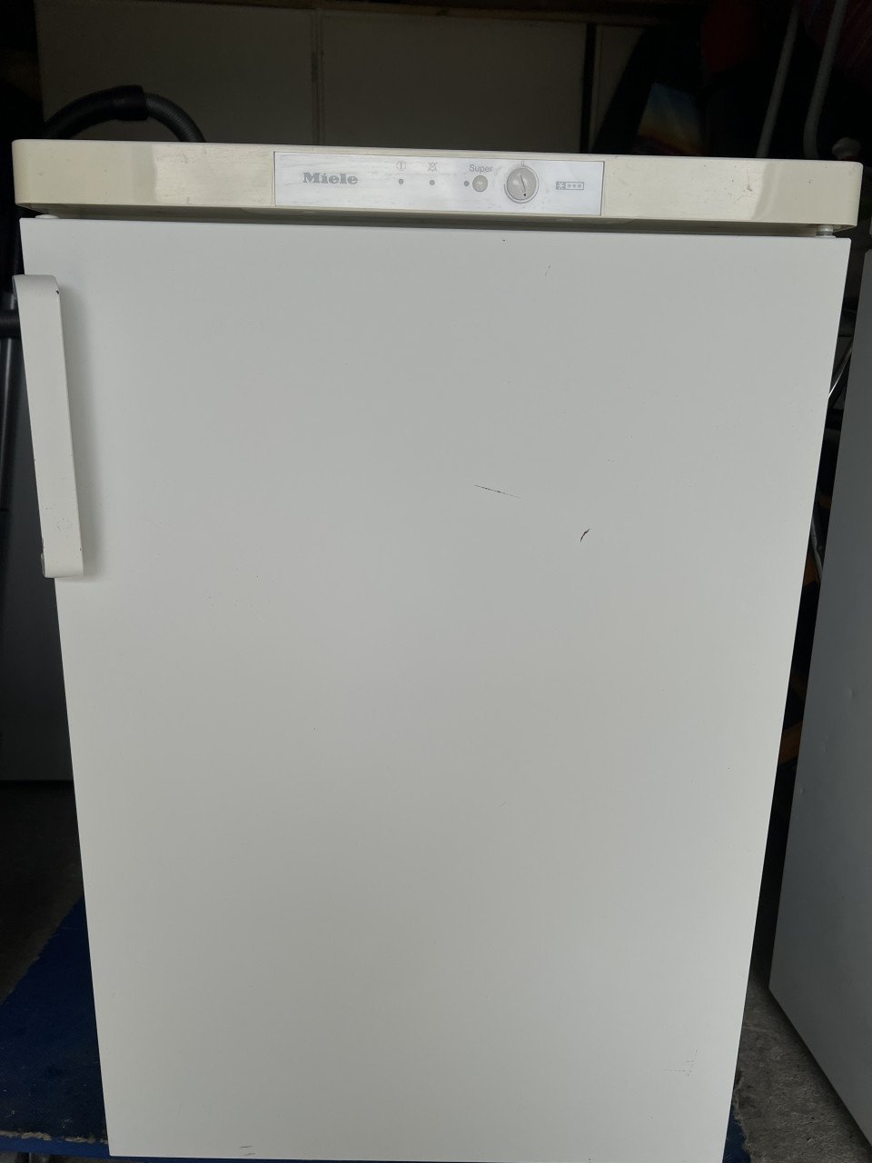 Miele LowFrost Vrieskast – 110 liter – 85x55 cm. Vriezer