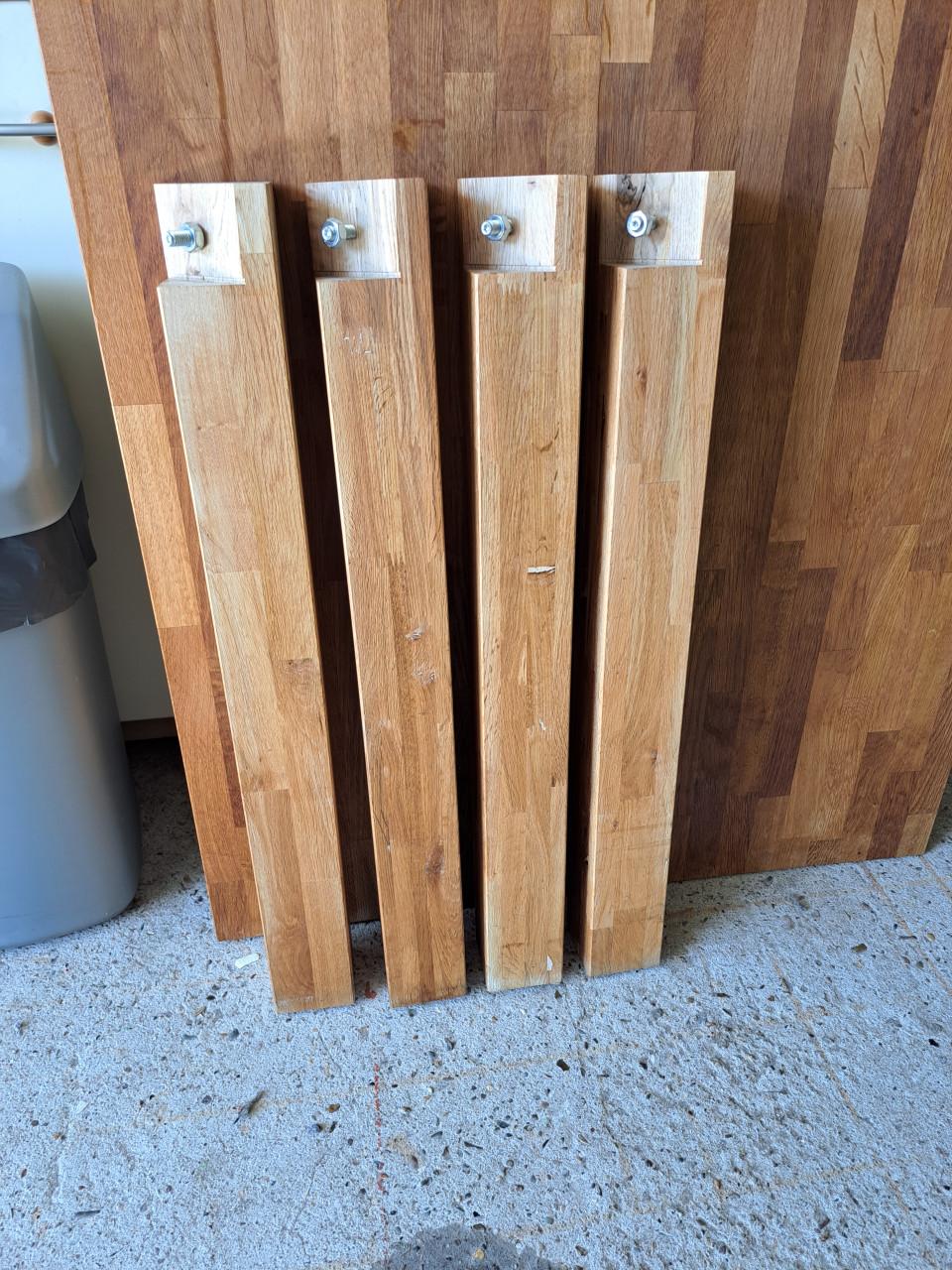 Te koop mooie blank eiken eetkamer tafel