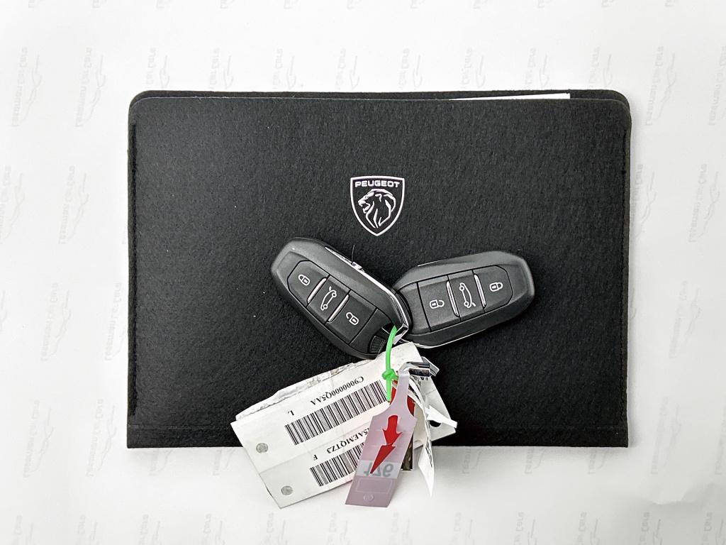 Peugeot E-3008 gt avantage 210 pk 73 kwh | trekhaak | 360 vision camera | w