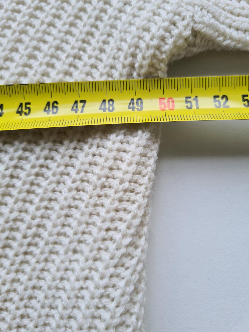 Mooie ecru beige trui van het merk Everme in maat M.