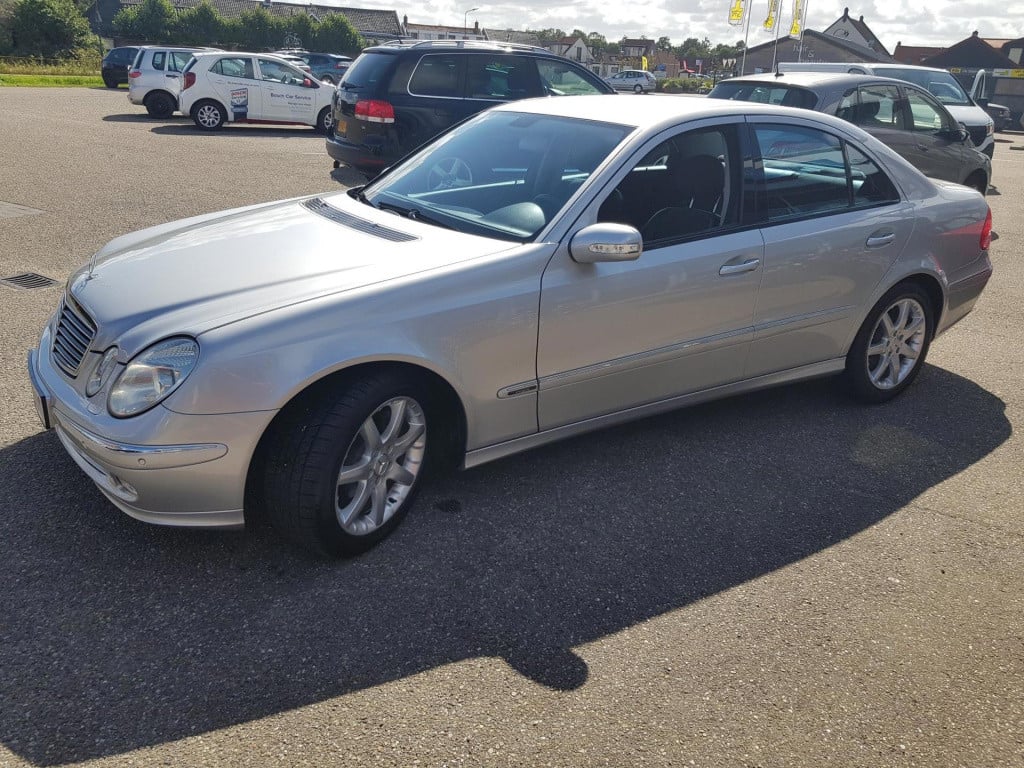 Mercedes-Benz E-Klasse 240 2,6b avantgarde automaat
