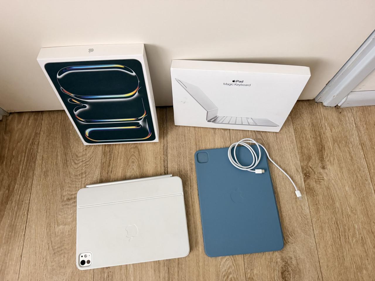 Apple iPad Pro 11-inch (M4) 256GB WiFi met Magic Keyboard en Folio Case