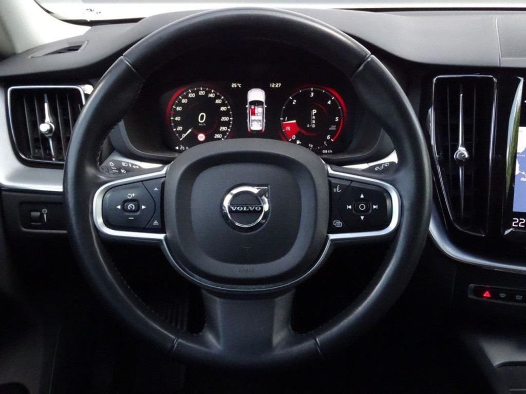 Volvo XC60 2.0 d4 momentum pro adapt. led | apple carplay/android auto