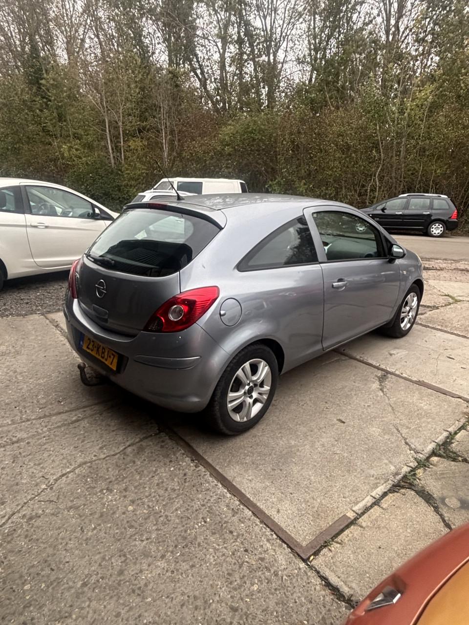 Opel corsa jaar apk