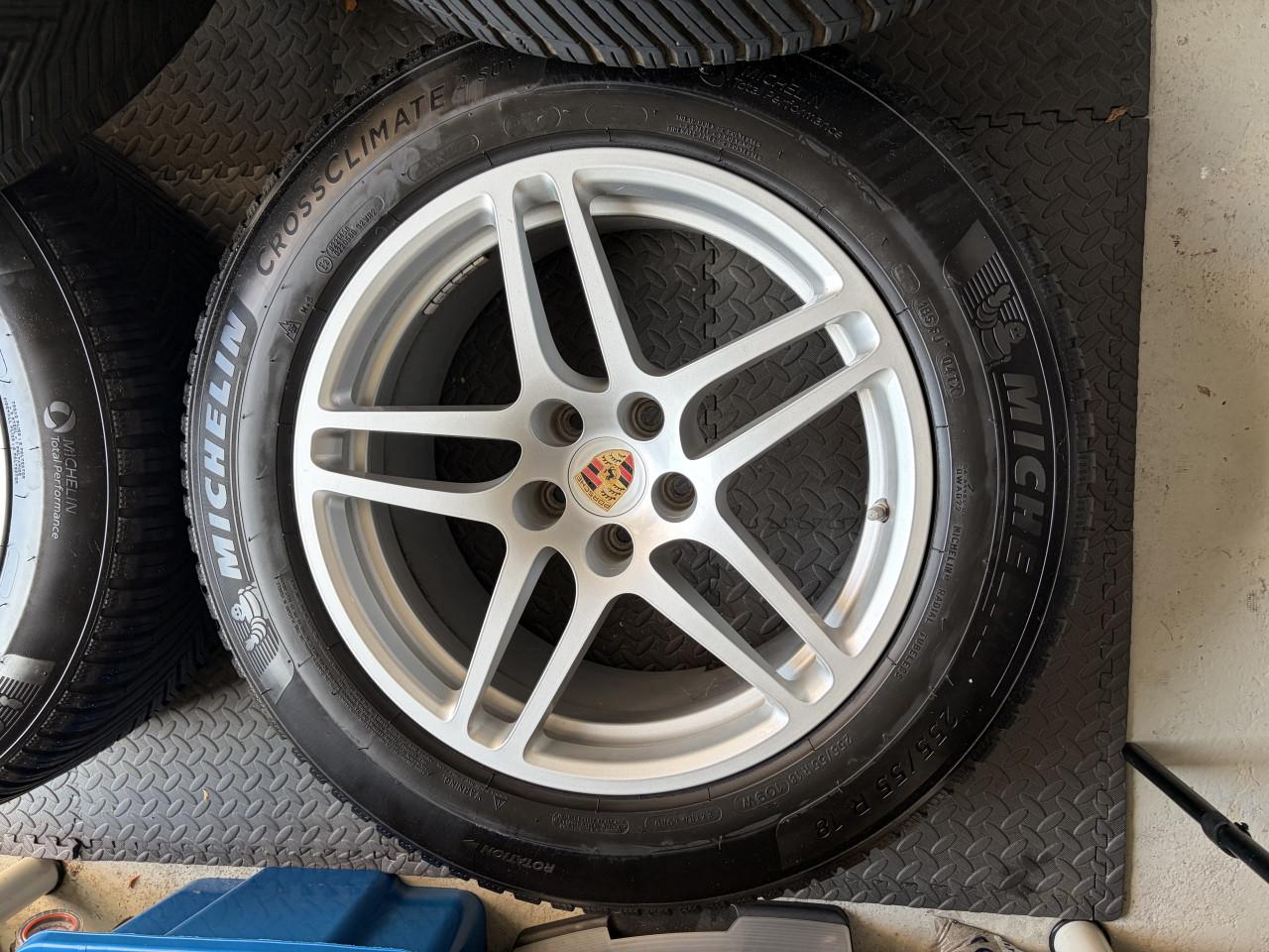 Porsche Macan Originele 18 inch velgen NIEUWSTAAT ALL SEASON