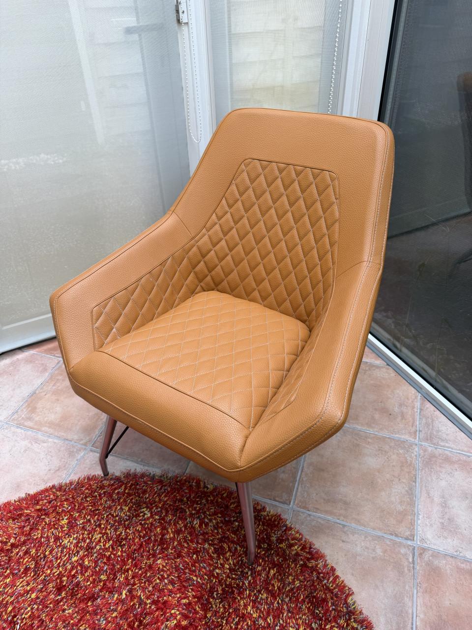 Fauteuils. Skai. Z.g.a.n.
