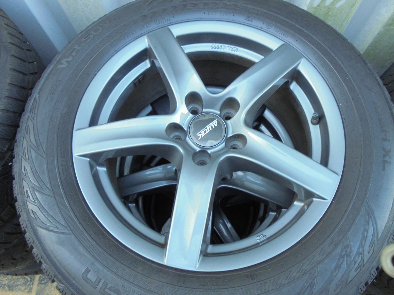 Te koop 8 sets winter banden met velg diverse auto merken zie advertentie