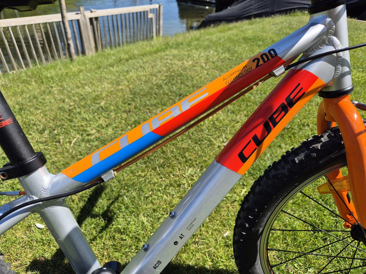 Stoere Cube Kid 200 Kinder Mountainbike (20 inch)
