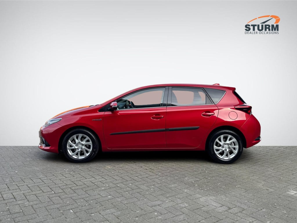Toyota Auris 1.8 hybrid dynamic | trekhaak | navigatie | camera | keyless e