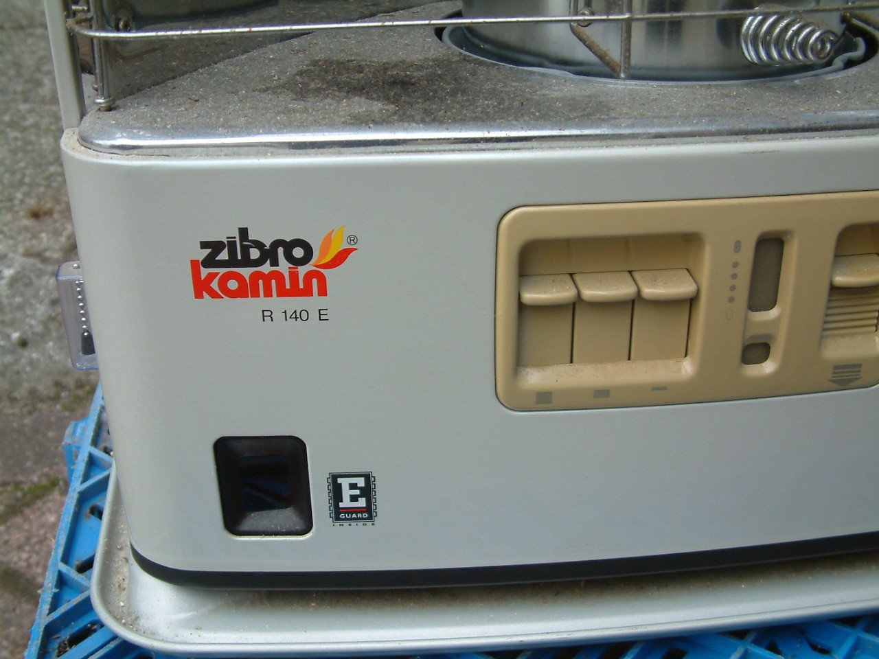 Petroleum kachel zo goed als nieuw -Zibro Kamin R140-R  95 euro