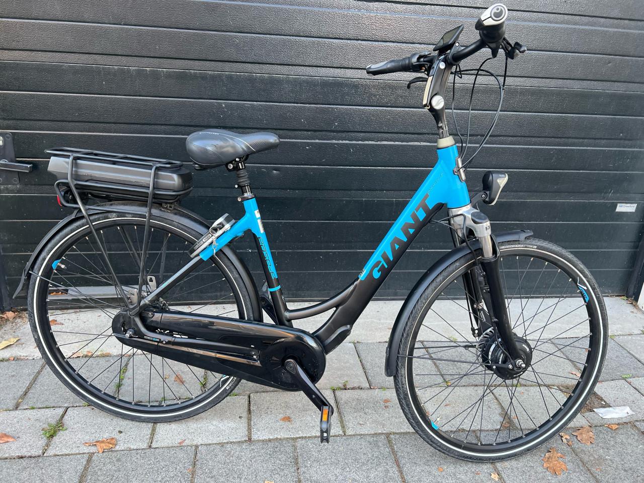 Giant Easy E maat M 400 WH  keurige fiets