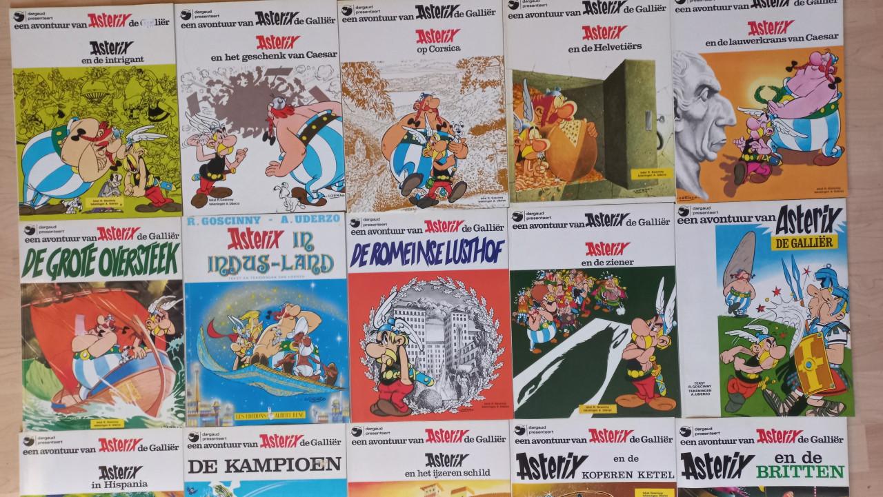 Asterix albums 25 nieuwe, ongelezen. Zie foto.