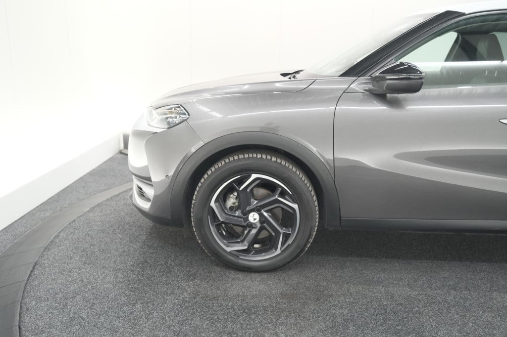Ds Ds 3 crossback 50 kwh e-tense so chic | camera | dodehoekdetectie | head