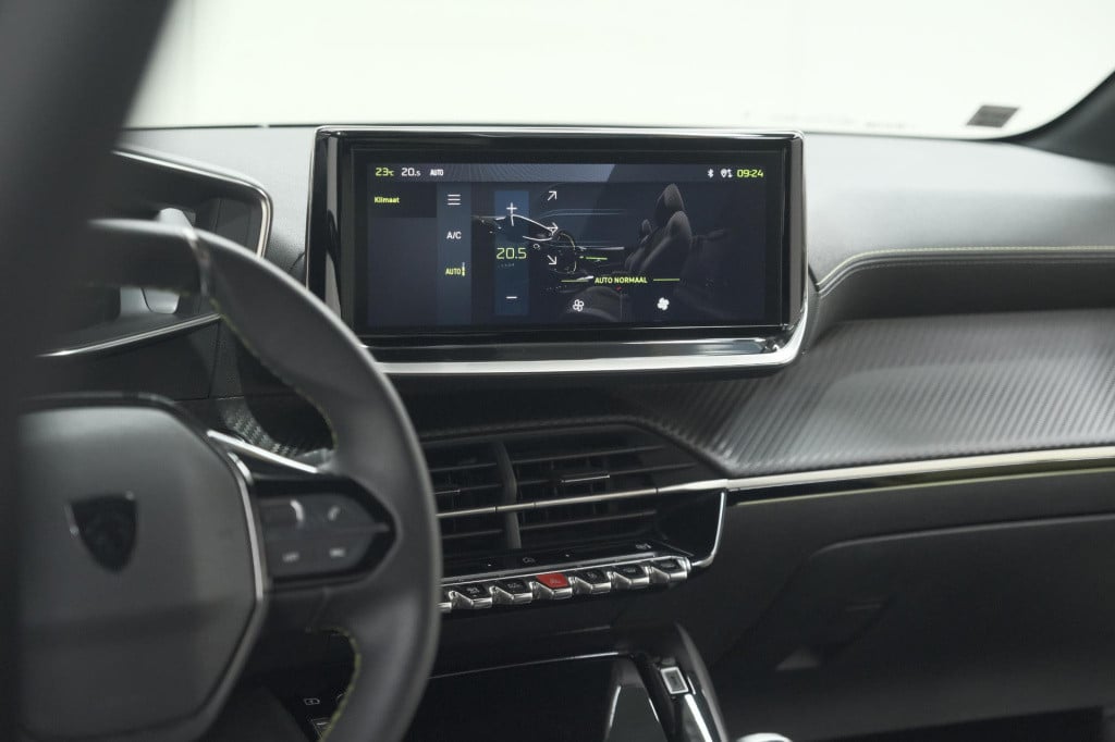Peugeot 208 puretech 100 gt | camera | apple carplay | parkeersensoren