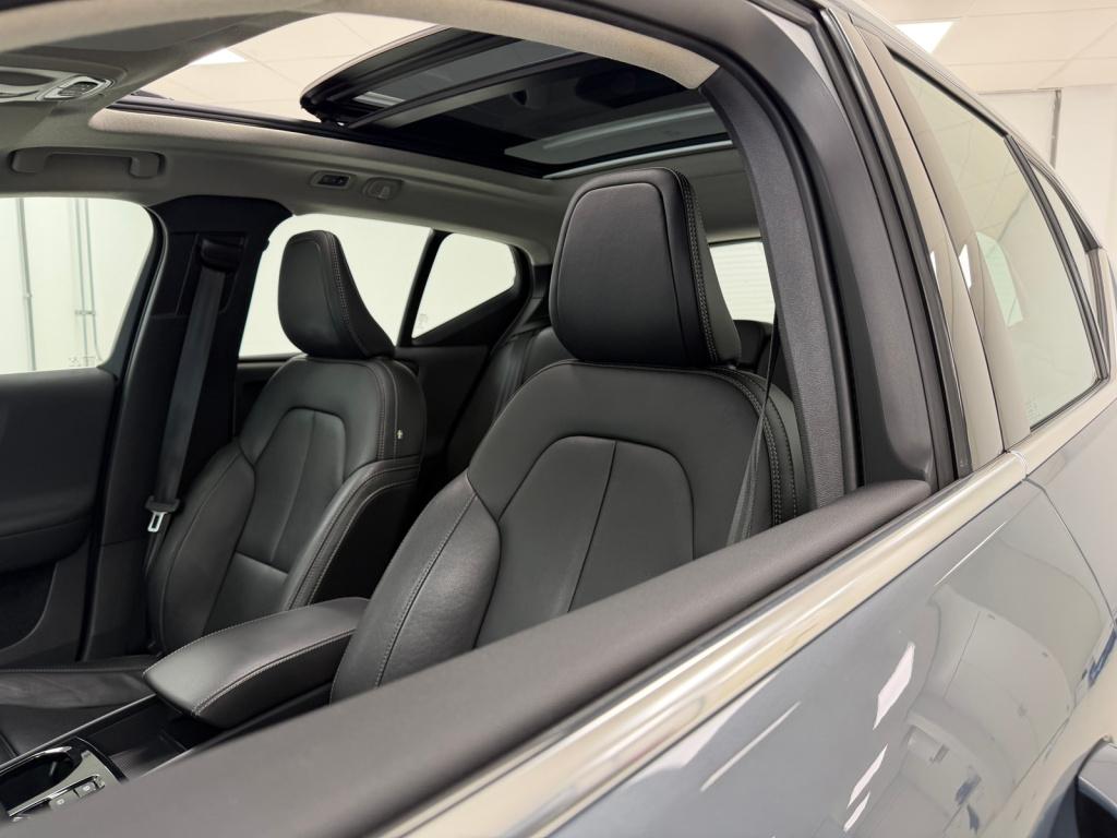 Volvo XC40 1.5 t5 recharge inscription | trekhaak | panoramadak | h&k | thu