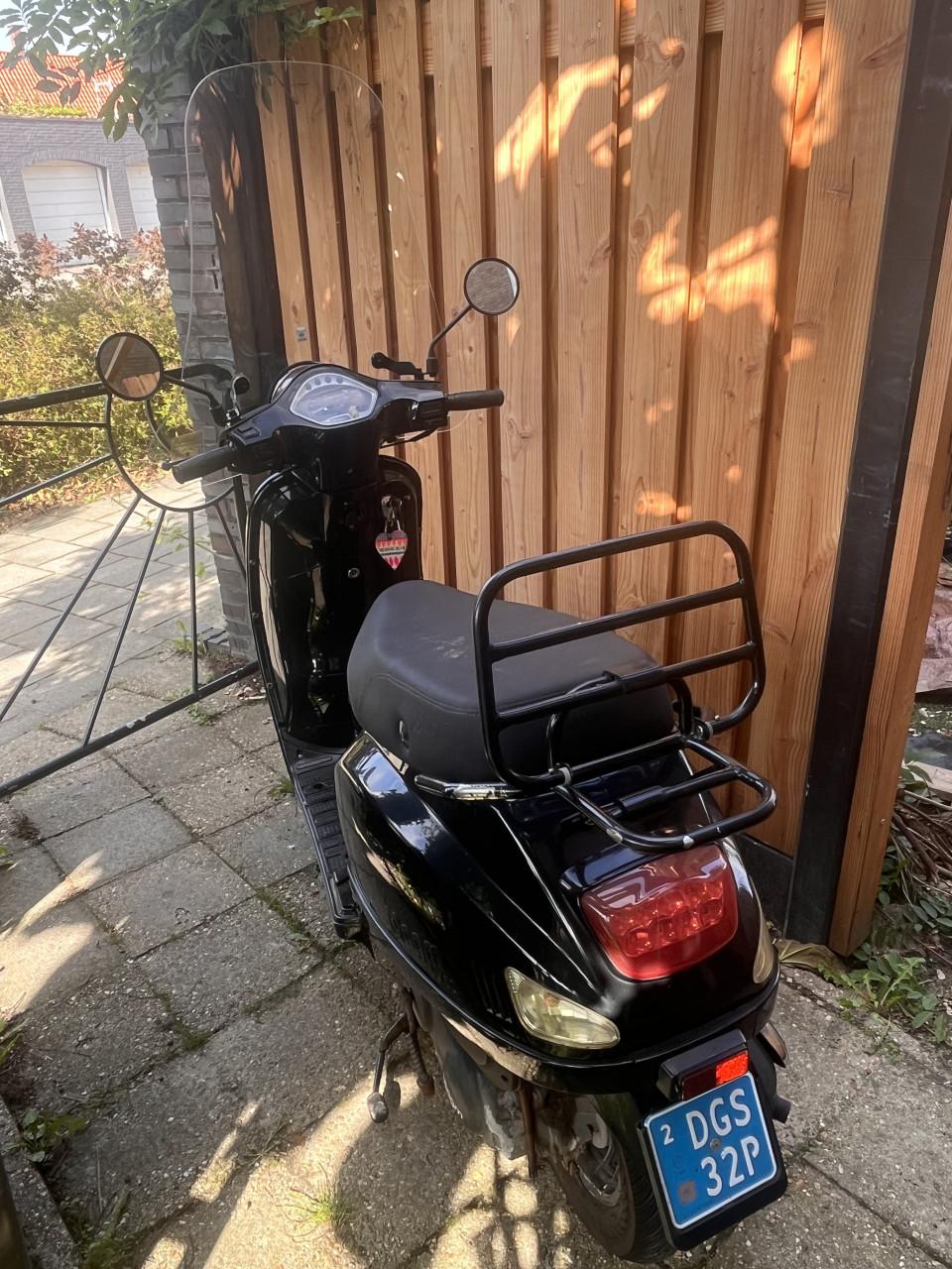 Scooter AGM