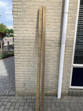 2 schutting palen 2.10 lang 6cmx6cm