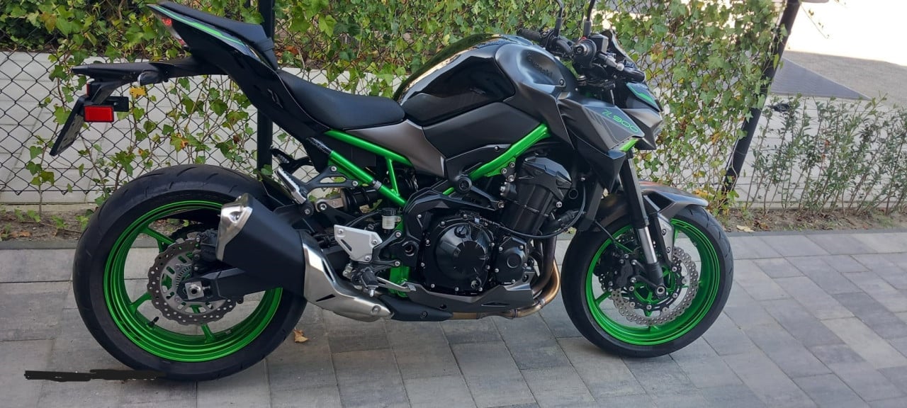 Kawasaki Z900 ABS  bj mei 2023 km stand is nu 2650km  prijs 9999,-