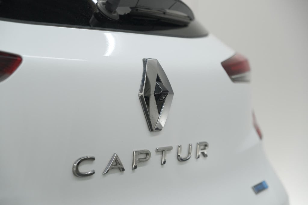 Renault Captur 1.6 e-tech plug-in hybrid 160 intens | trekhaak | camera | n