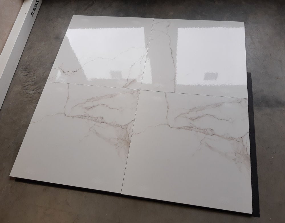 3030-111 ca 17m² Marmerlook tegels glanzend wit 60x60cm van € 59,95/m² voor