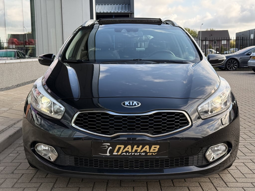 Kia Cee'd sportswagon 1.6 gdi businessline | pano | leder | stoel/stuur ver