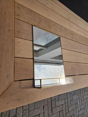 Spiegel met planchet