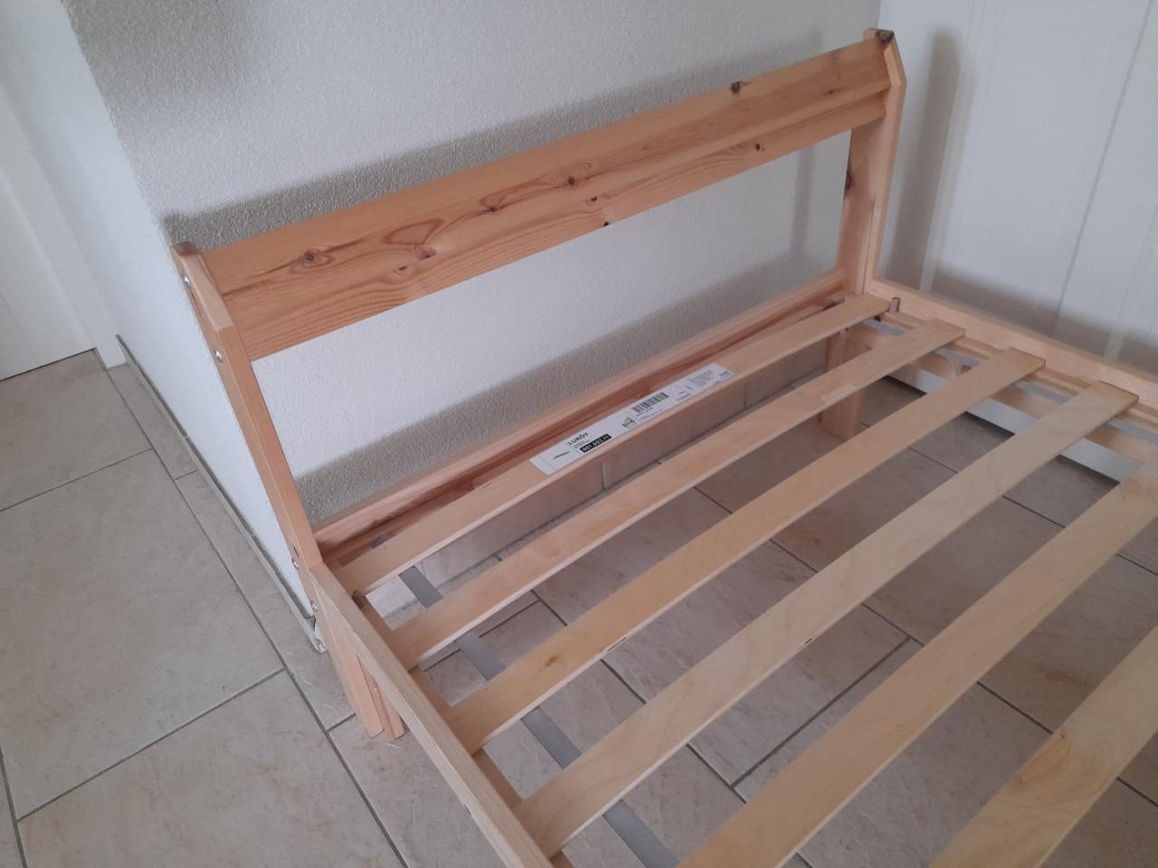 Ikea bed 90 x 200 (in goede nette staat )