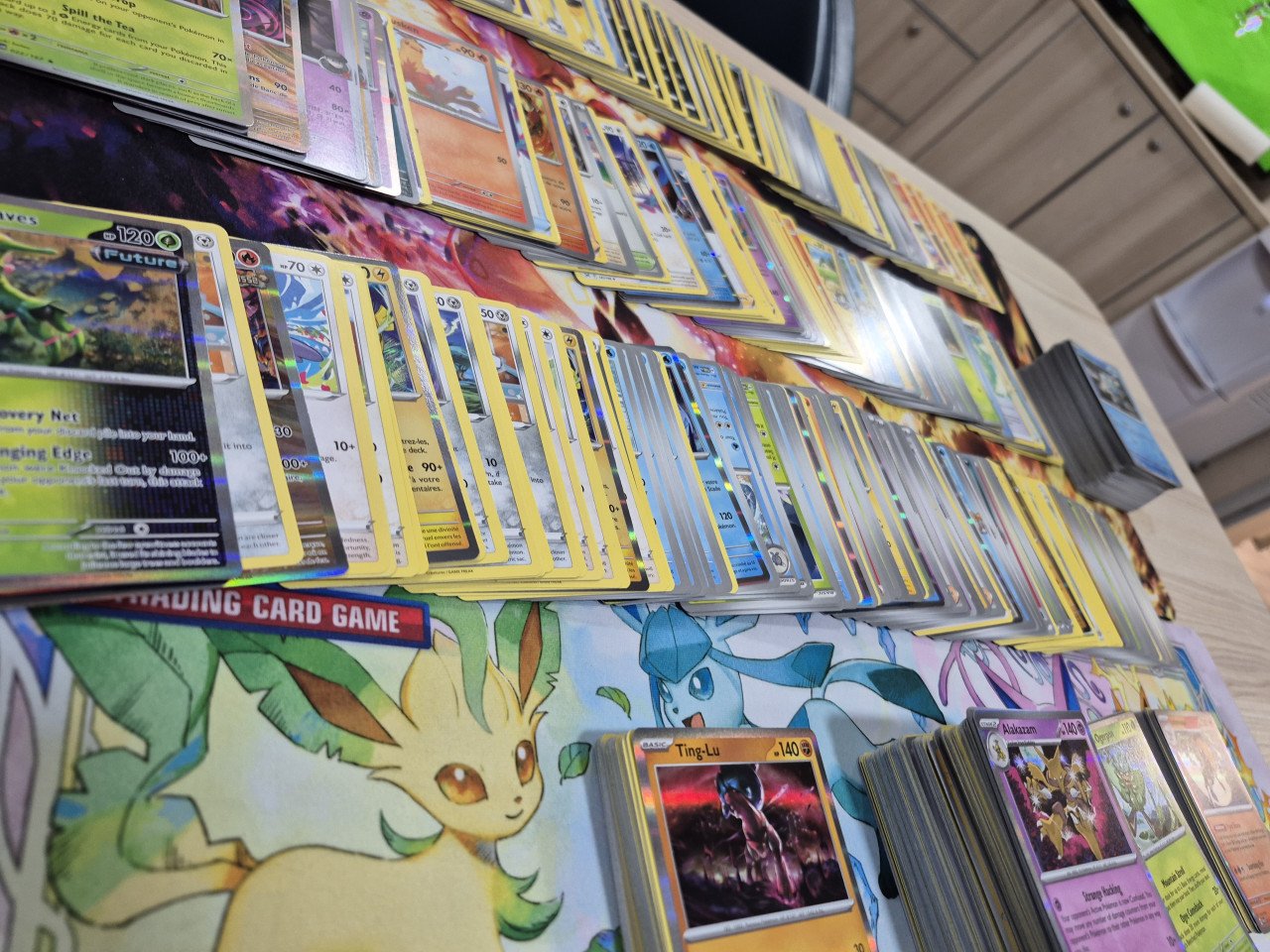 Mooie partij van 800 pokemon kaarten. Holo's en normale
