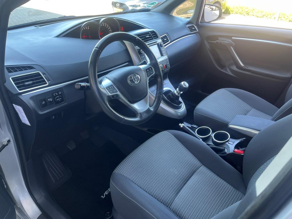 Toyota Corolla Verso 1.8 vvt-i dynamic business|7-persoons|trekhaak|rijklaa