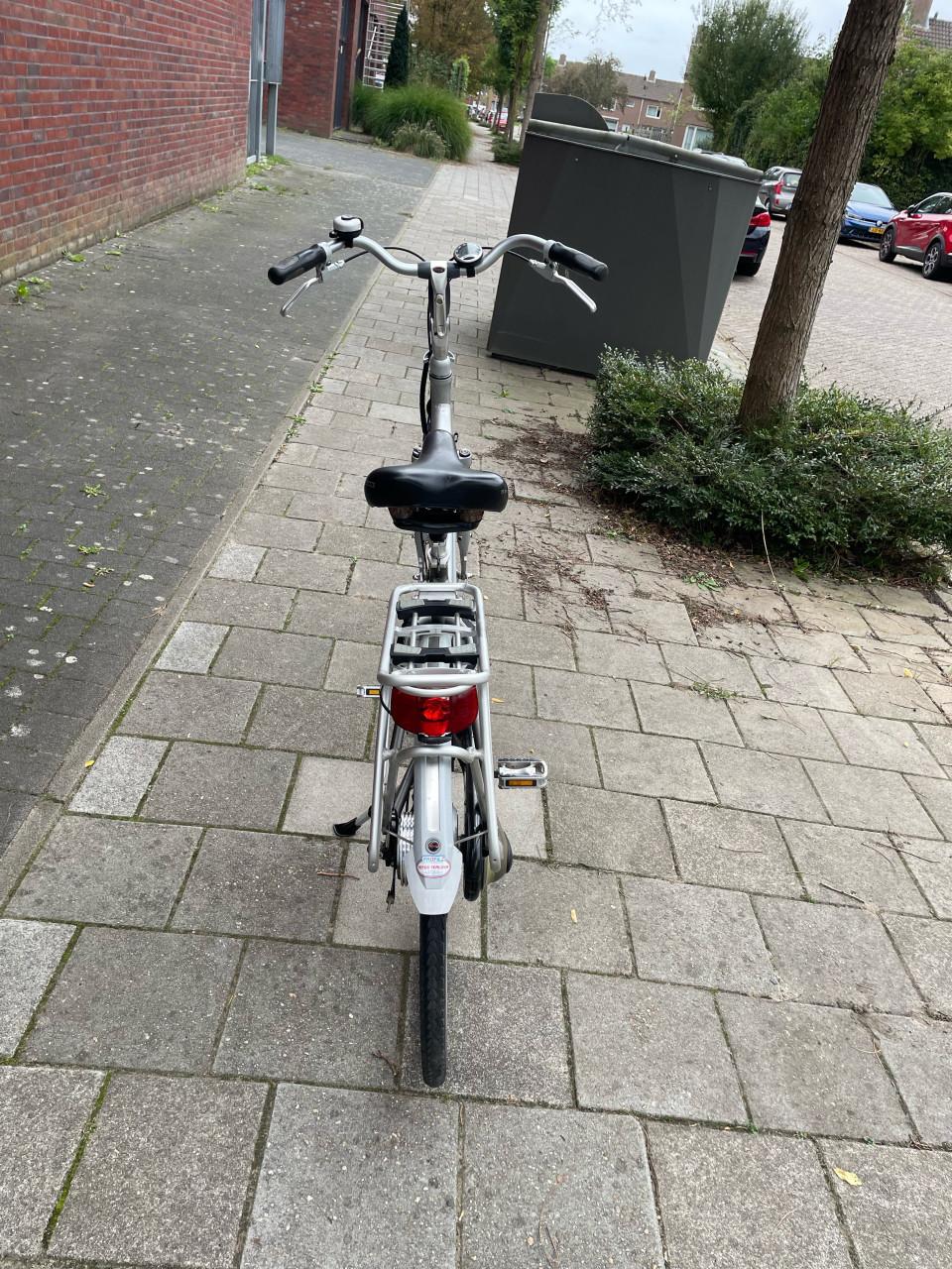 Elektrische damesfiets.