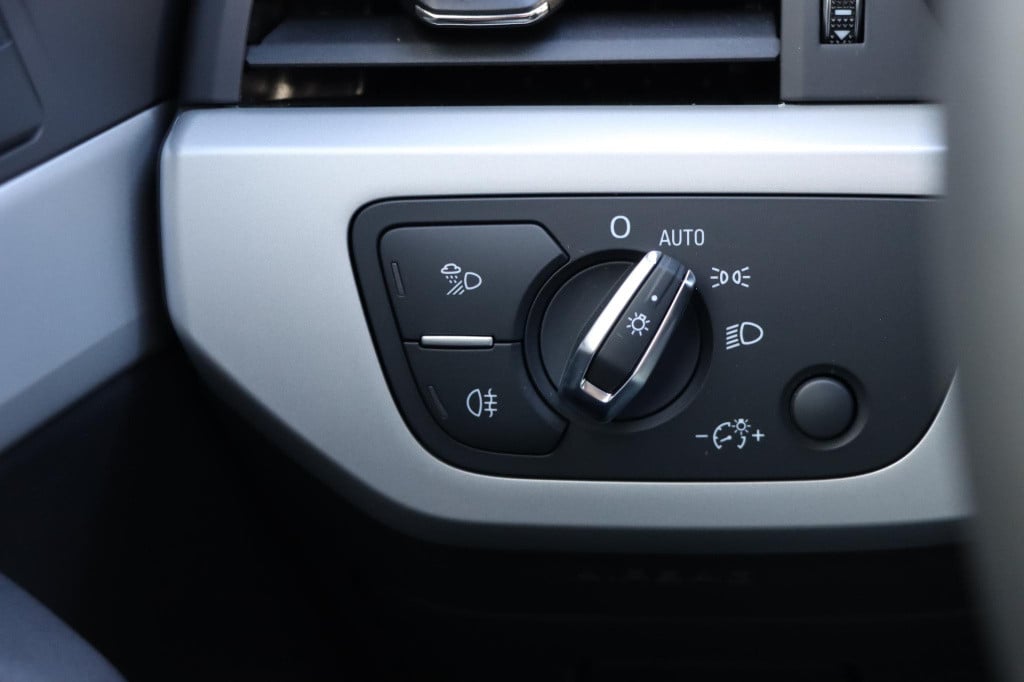 Audi A4 avant 35 tfsi s edition | pano | leder | memory