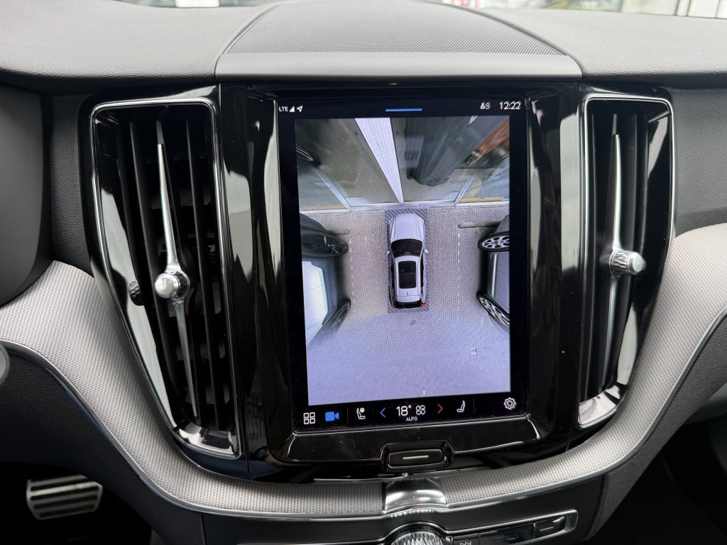 Volvo XC60 t6 340pk recharge r-design| panodak| adap.cruise| 360camera| tre