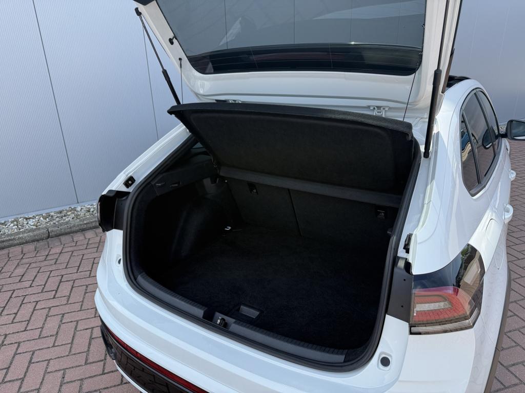 Volkswagen Taigo 1.0tsi 110pk dsg r-line | pano dak