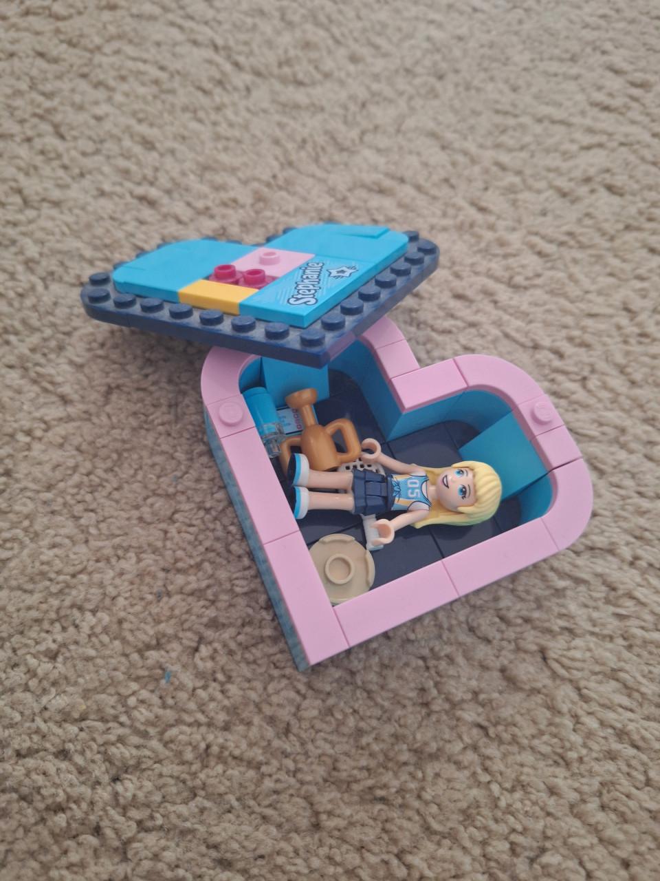 Lego Friends 41356, Stephanie's hartvormige doos, Leeftijd 6+