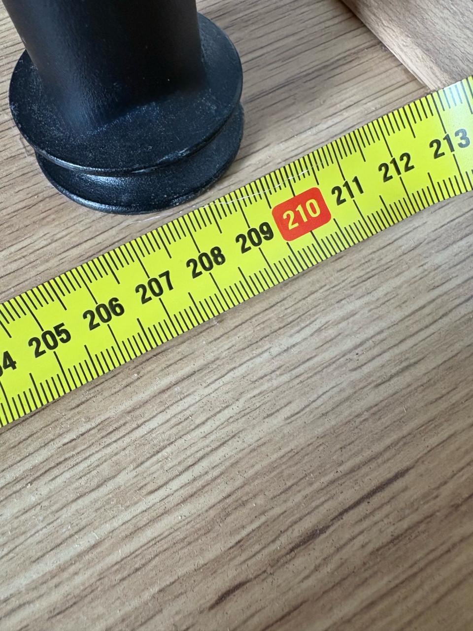 Metalen bed; zwart met rotan; 90x200