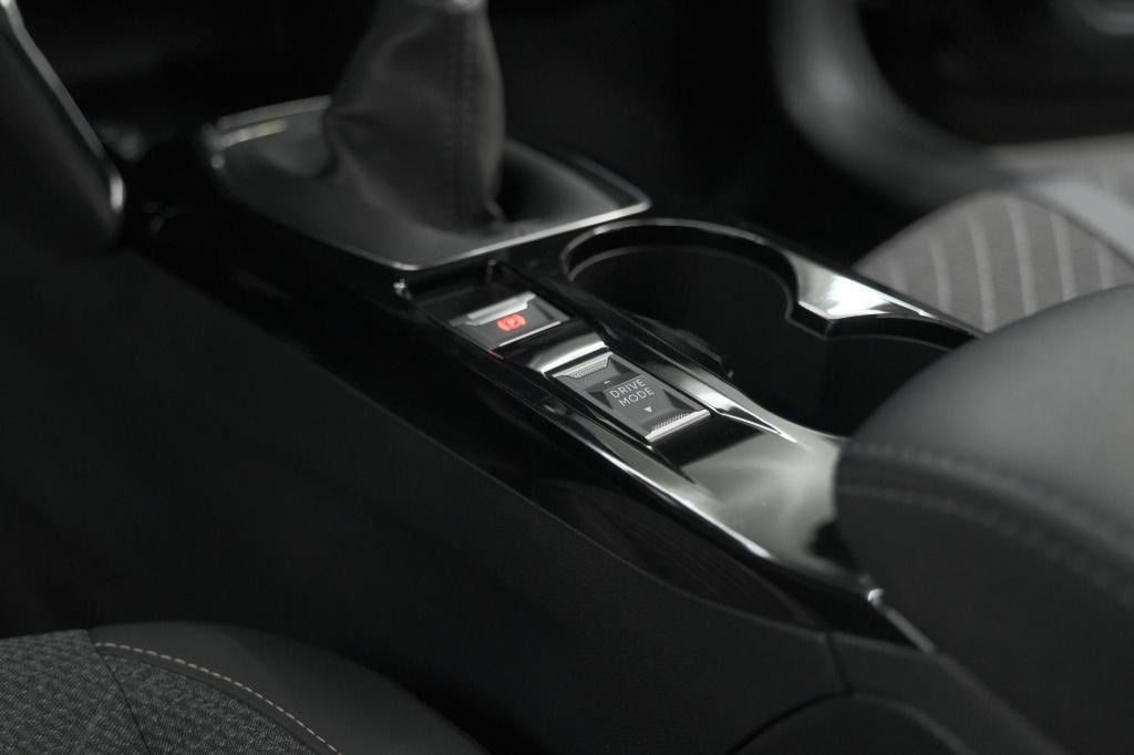 Peugeot 208 puretech 100 allure | parkeersensoren | navigatie | apple carpl